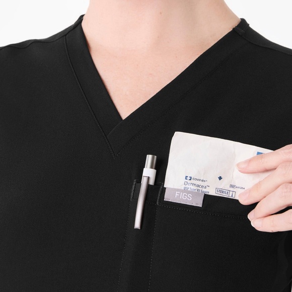 Figs Everly Slim V-Neck Scrub Top Large Black - Picture 3 of 5